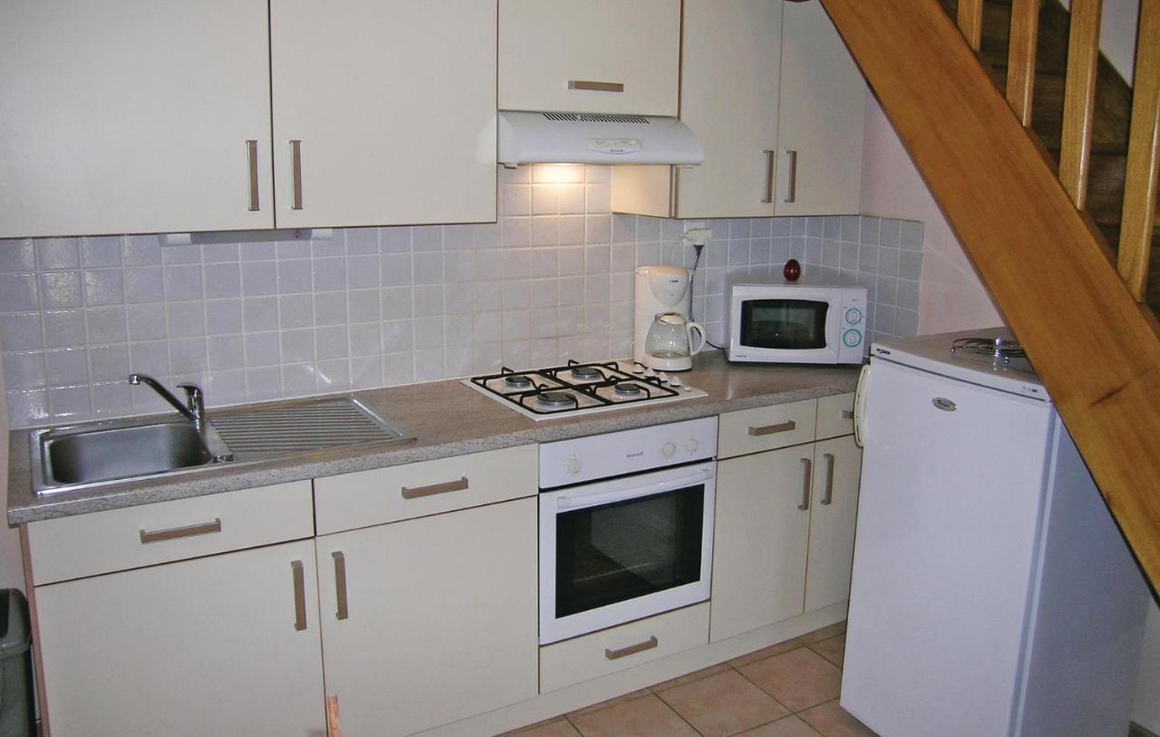 Amazing Apartment In Roz-Landrieux With Kitchen 외부 사진