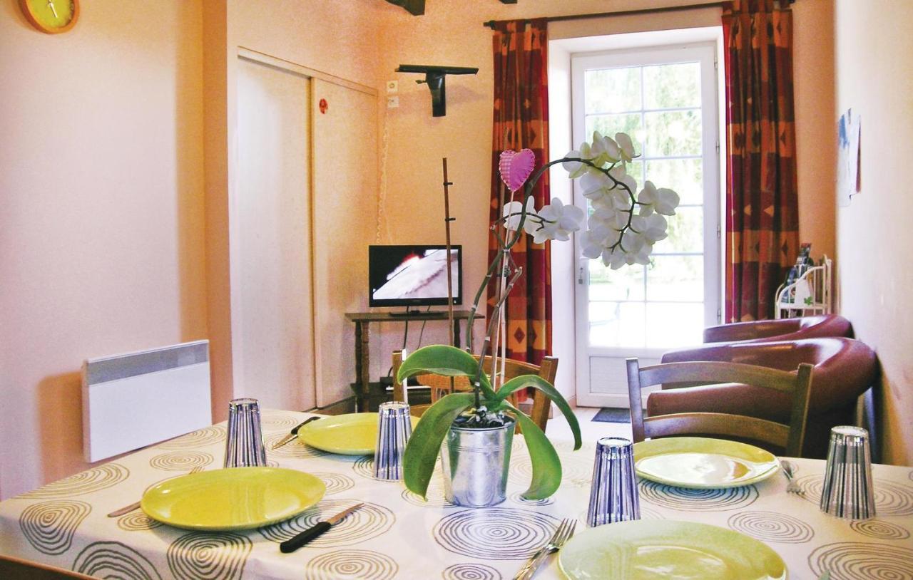 Amazing Apartment In Roz-Landrieux With Kitchen 외부 사진