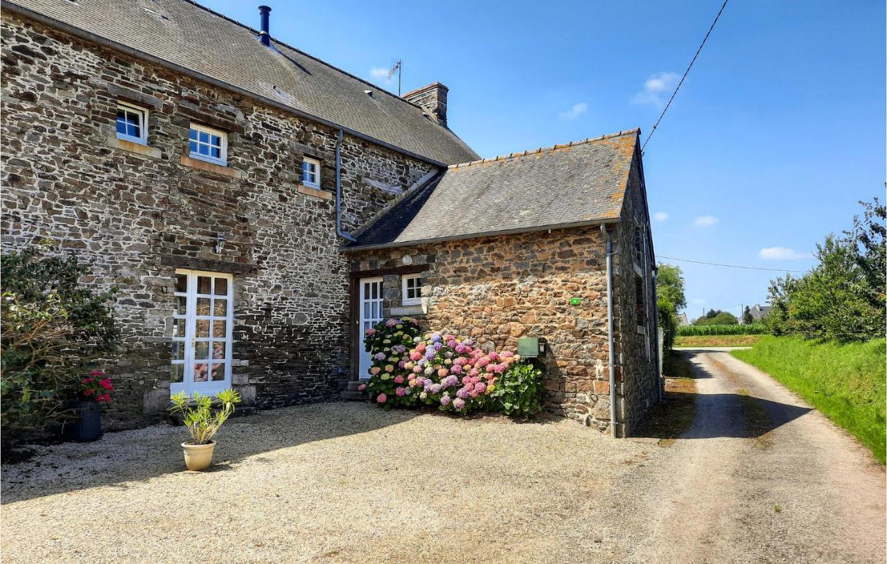 Amazing Apartment In Roz-Landrieux With Kitchen 외부 사진