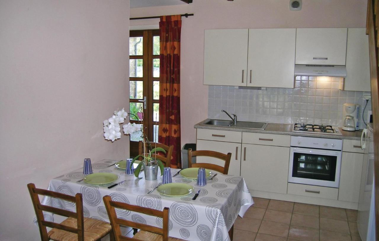 Amazing Apartment In Roz-Landrieux With Kitchen 외부 사진