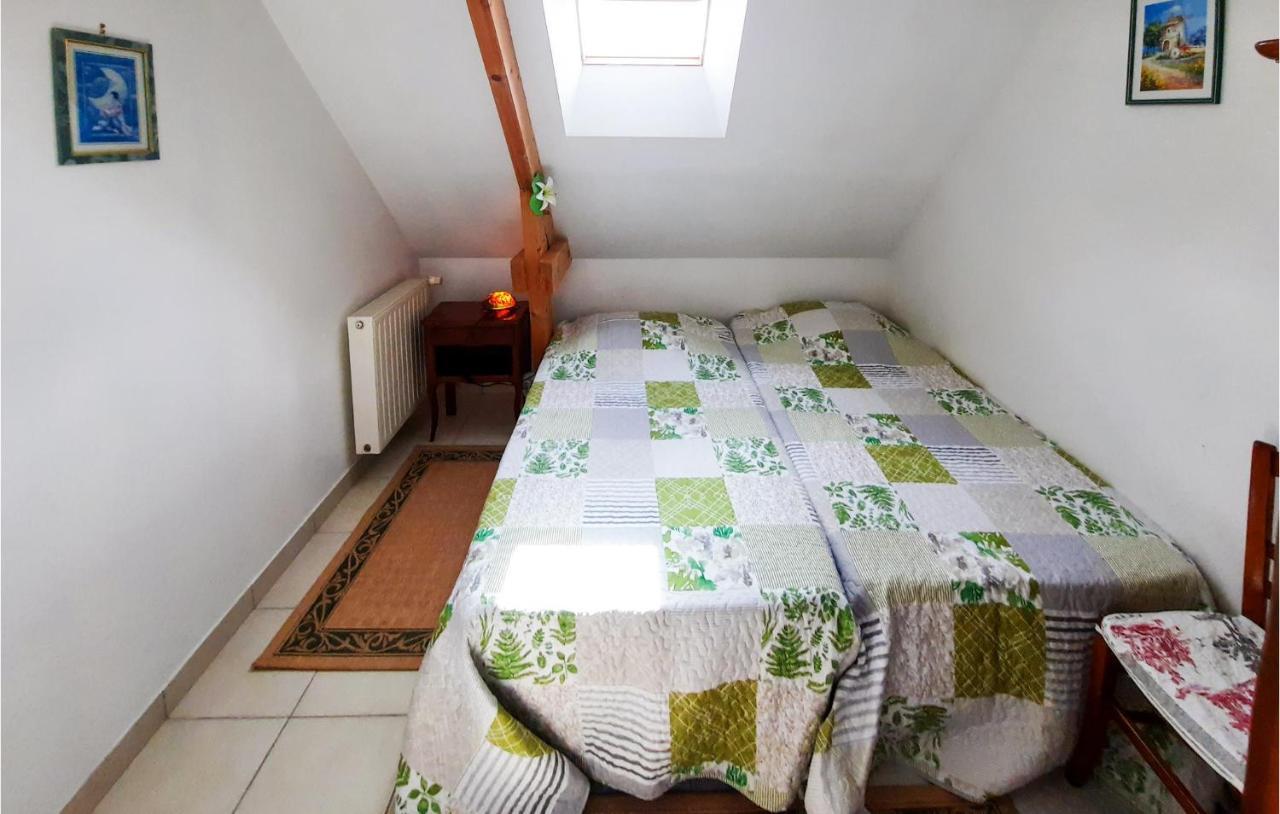 Amazing Apartment In Roz-Landrieux With Kitchen 외부 사진