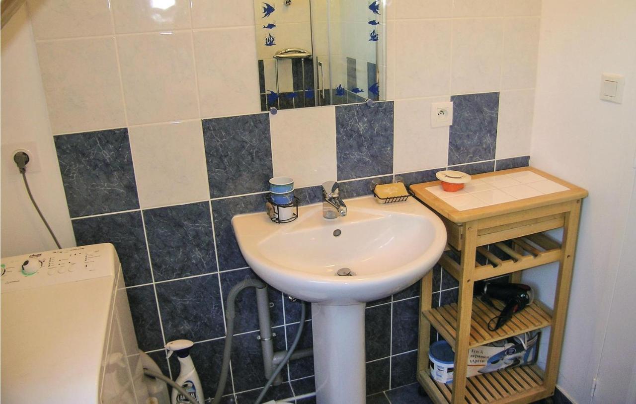 Amazing Apartment In Roz-Landrieux With Kitchen 외부 사진