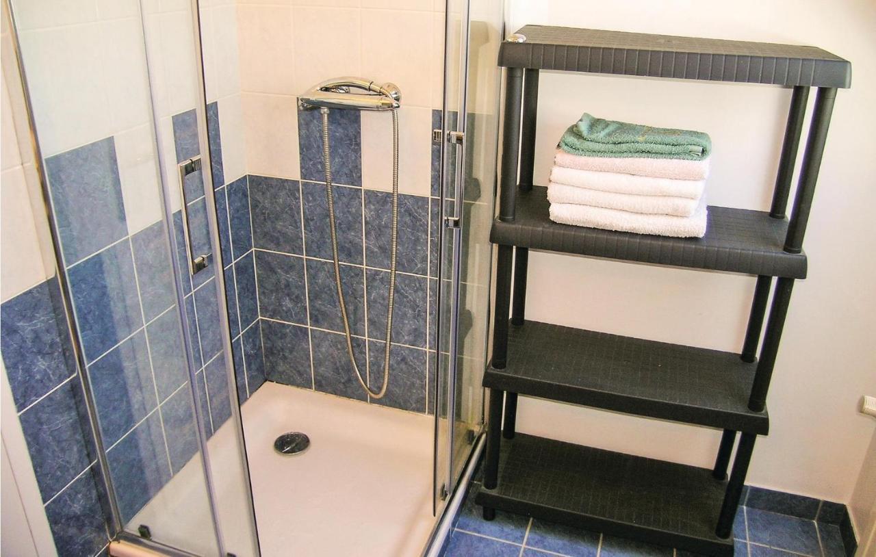 Amazing Apartment In Roz-Landrieux With Kitchen 외부 사진