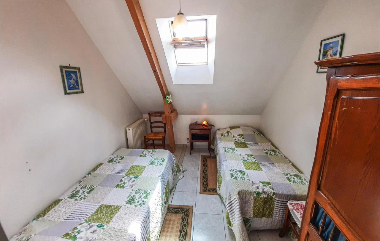 Amazing Apartment In Roz-Landrieux With Kitchen 외부 사진